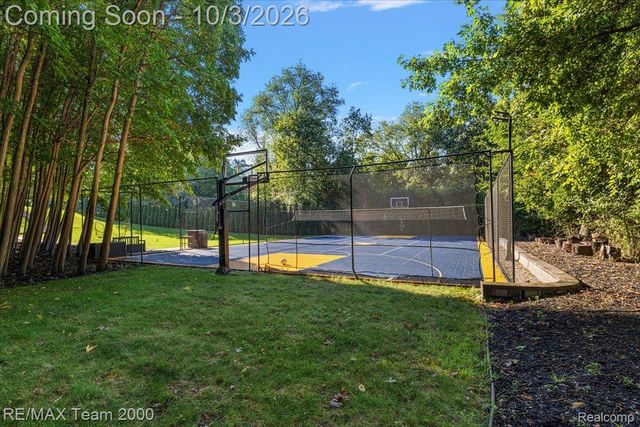 30525 Rosemond Drive, Franklin Village, MI 48025
