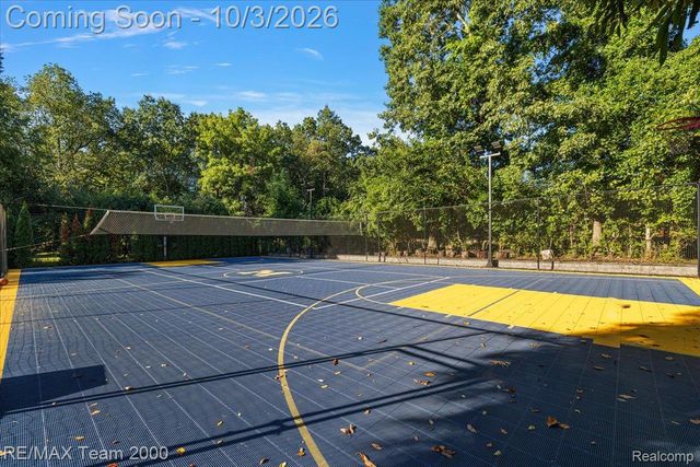 30525 Rosemond Drive, Franklin Village, MI 48025