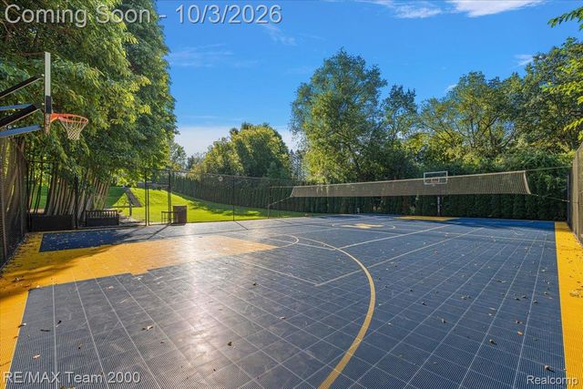 30525 Rosemond Drive, Franklin Village, MI 48025