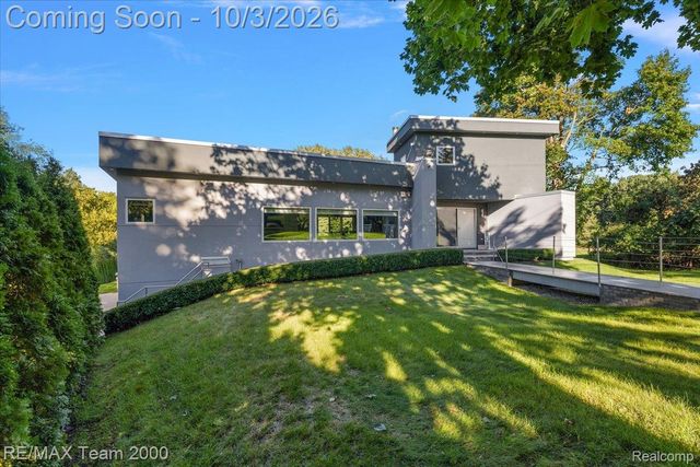 30525 Rosemond Drive, Franklin Village, MI 48025