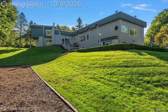 30525 Rosemond Drive, Franklin Village, MI 48025