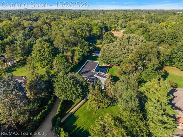30525 Rosemond Drive, Franklin Village, MI 48025