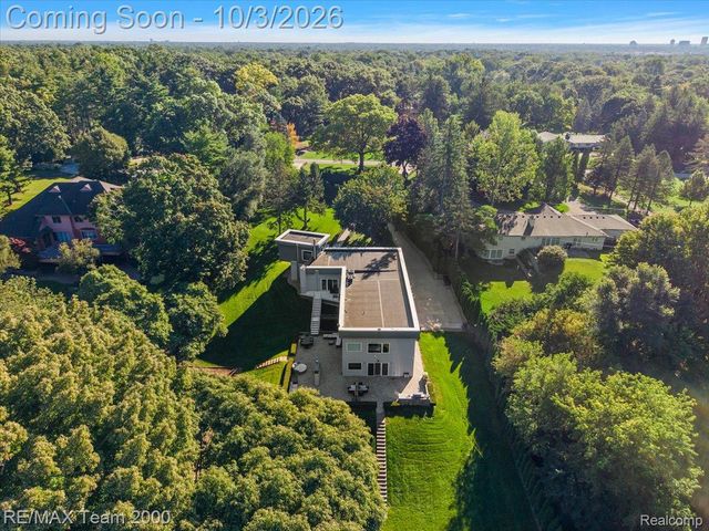 30525 Rosemond Drive, Franklin Village, MI 48025