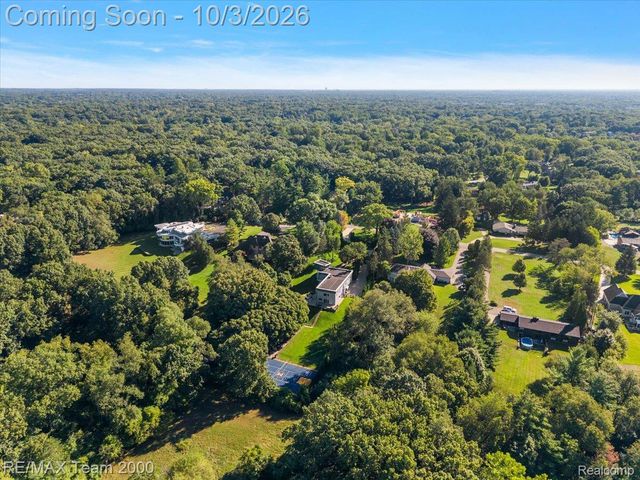 30525 Rosemond Drive, Franklin Village, MI 48025