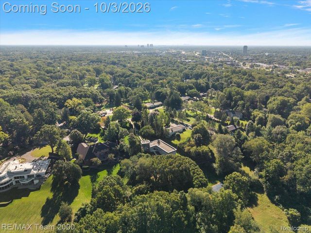 30525 Rosemond Drive, Franklin Village, MI 48025