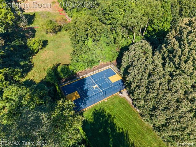 30525 Rosemond Drive, Franklin Village, MI 48025