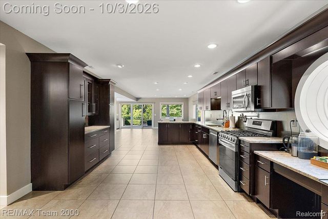 30525 Rosemond Drive, Franklin Village, MI 48025