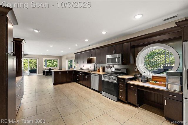 30525 Rosemond Drive, Franklin Village, MI 48025