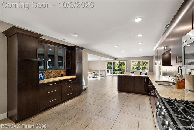 30525 Rosemond Drive, Franklin Village, MI 48025