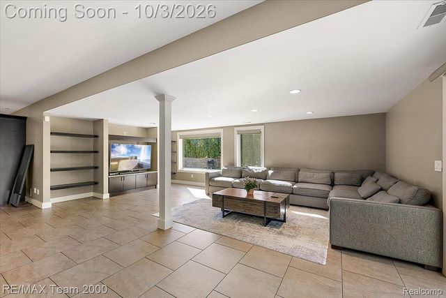 30525 Rosemond Drive, Franklin Village, MI 48025