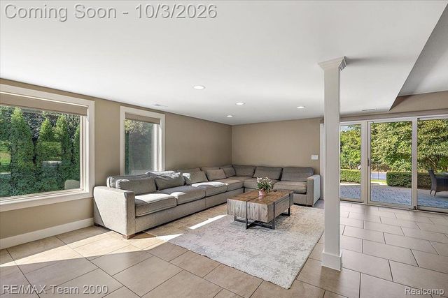 30525 Rosemond Drive, Franklin Village, MI 48025