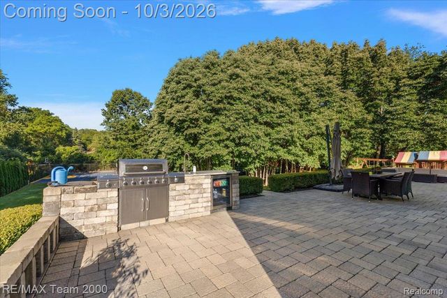 30525 Rosemond Drive, Franklin Village, MI 48025