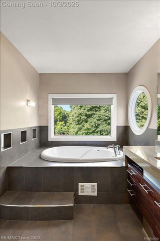 30525 Rosemond Drive, Franklin Village, MI 48025