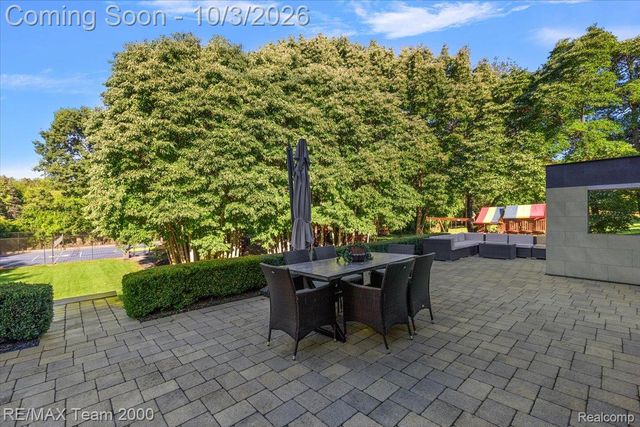 30525 Rosemond Drive, Franklin Village, MI 48025