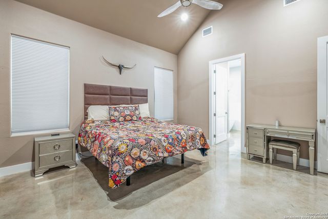 1062 Lariat, Bandera, TX 78003