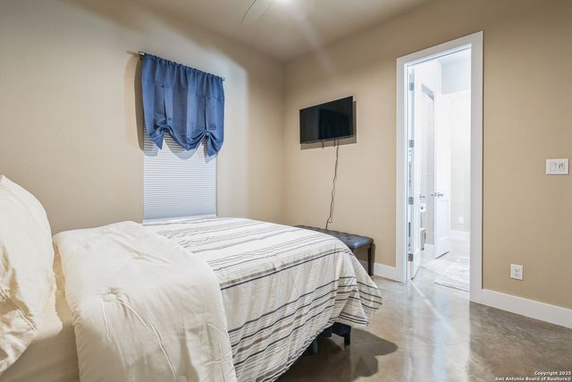 1062 Lariat, Bandera, TX 78003