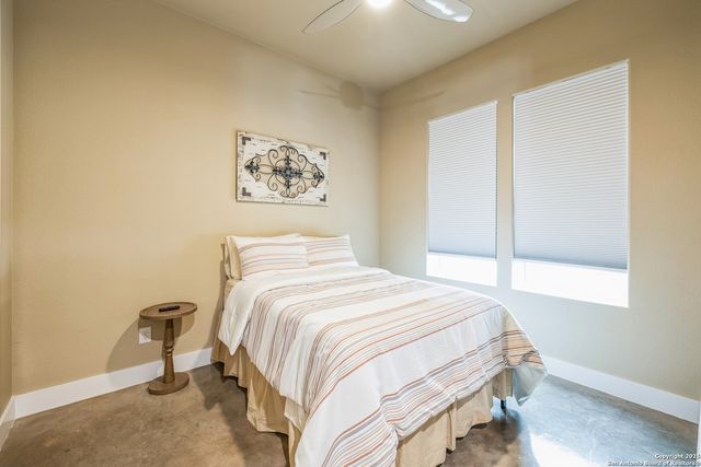 1062 Lariat, Bandera, TX 78003