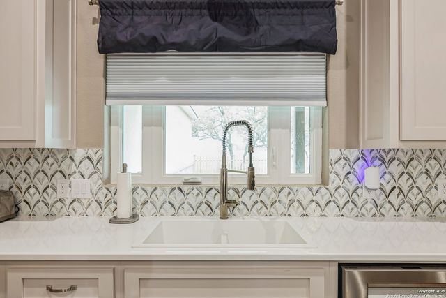 1062 Lariat, Bandera, TX 78003