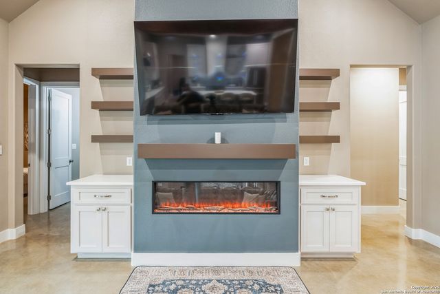 1062 Lariat, Bandera, TX 78003