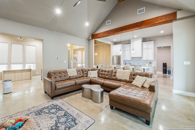 1062 Lariat, Bandera, TX 78003