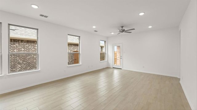 1644 Edgeway Drive, Aubrey, TX 76227