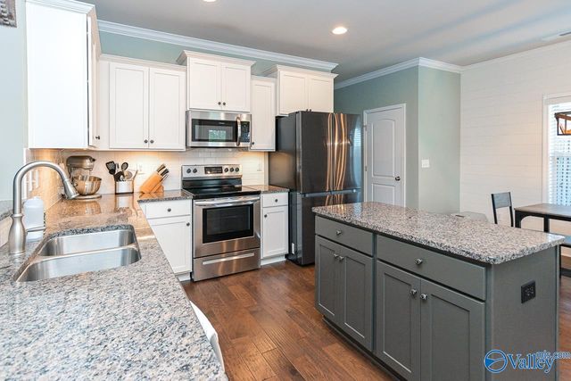 2943 Magnolia Park Drive, Owens Cross Roads, AL 35763