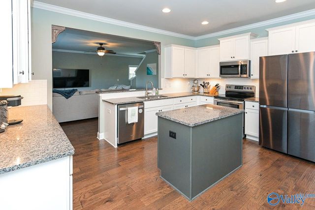 2943 Magnolia Park Drive, Owens Cross Roads, AL 35763