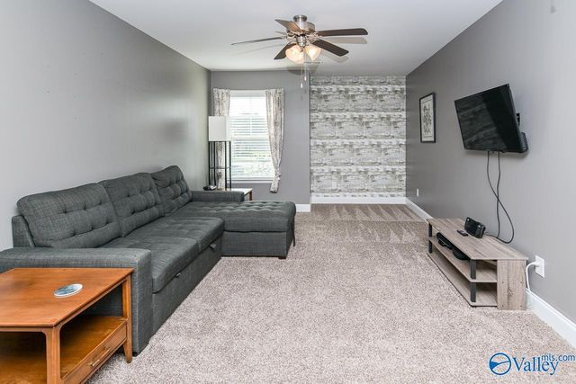 2943 Magnolia Park Drive, Owens Cross Roads, AL 35763