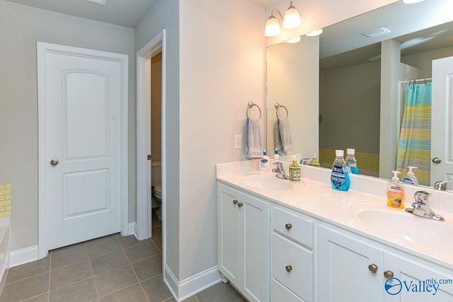 2943 Magnolia Park Drive, Owens Cross Roads, AL 35763