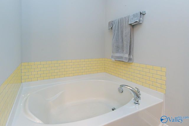 2943 Magnolia Park Drive, Owens Cross Roads, AL 35763