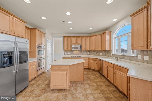 48 FIELD CREST CT, Shepherdstown, WV 25443