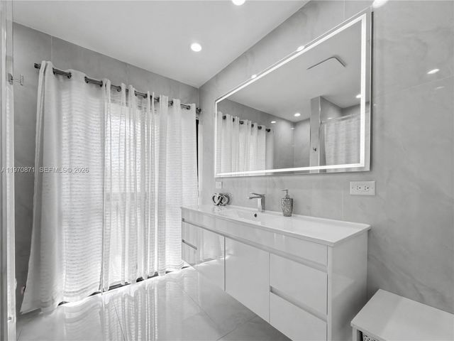 4712 Sheridan St 6, Hollywood, FL 33021