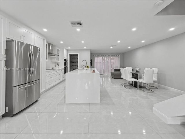 4712 Sheridan St 6, Hollywood, FL 33021