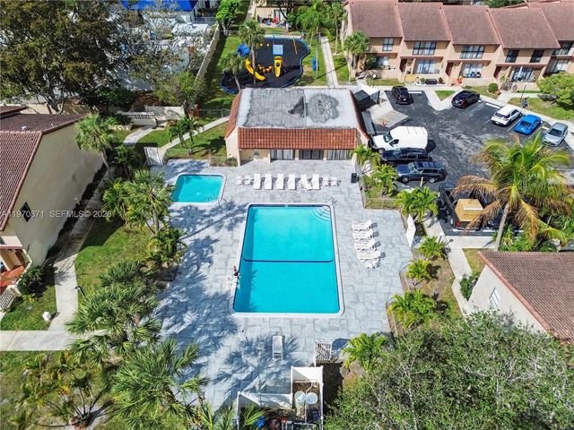 4712 Sheridan St 6, Hollywood, FL 33021