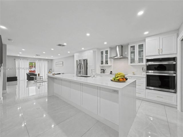 4712 Sheridan St 6, Hollywood, FL 33021