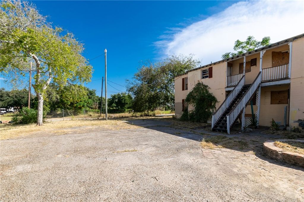 926 Park Ave, Corpus Christi, TX 78401 — photo 2