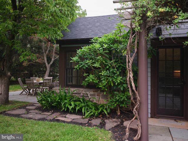 3 BRIDGE ST, Stockton, NJ 08559