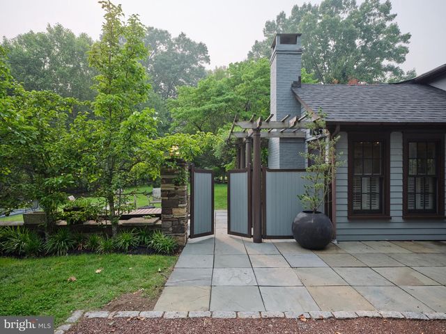 3 BRIDGE ST, Stockton, NJ 08559