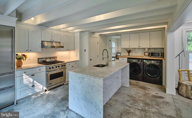 3 BRIDGE ST, Stockton, NJ 08559