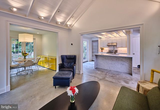 3 BRIDGE ST, Stockton, NJ 08559