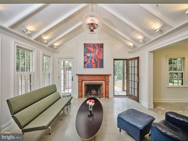 3 BRIDGE ST, Stockton, NJ 08559