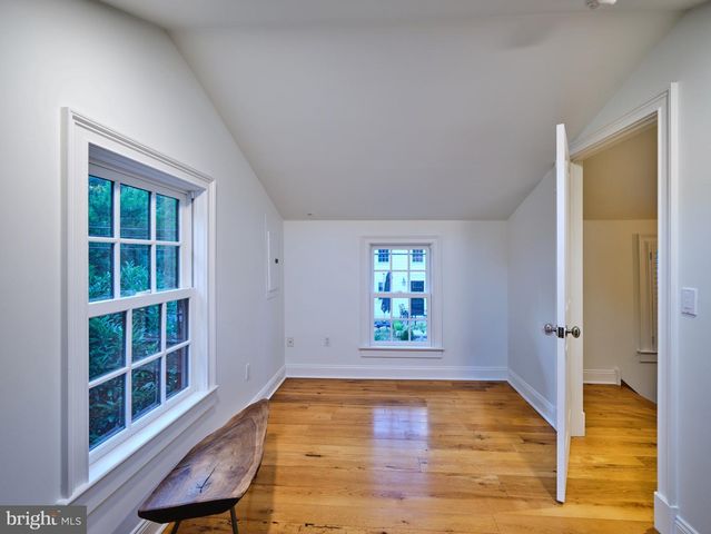 3 BRIDGE ST, Stockton, NJ 08559