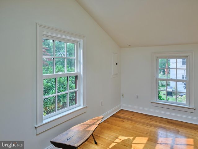 3 BRIDGE ST, Stockton, NJ 08559