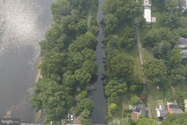 3 BRIDGE ST, Stockton, NJ 08559