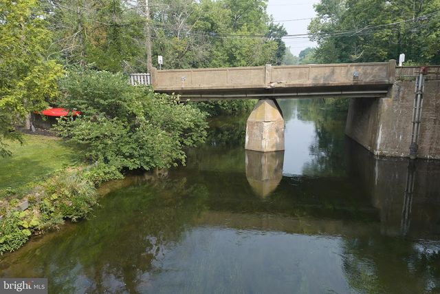 3 BRIDGE ST, Stockton, NJ 08559