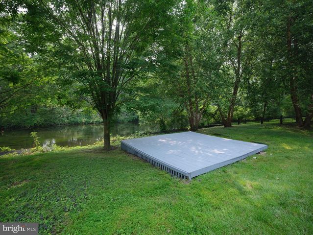 3 BRIDGE ST, Stockton, NJ 08559