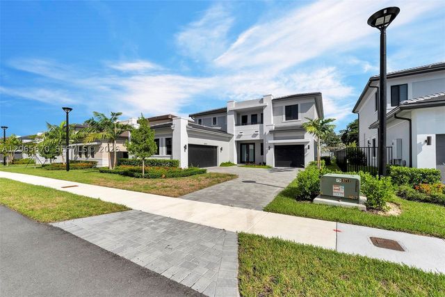 8283 SW 120th Ter, Miami, FL 33156