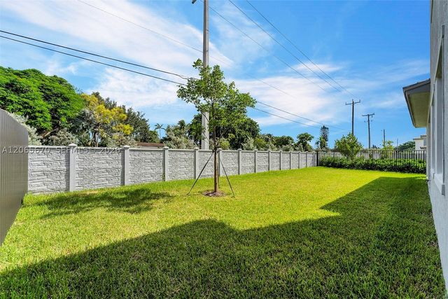 8283 SW 120th Ter, Miami, FL 33156