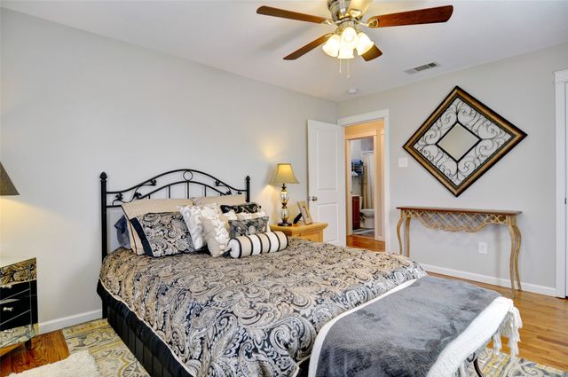 4933 Royal Drive, Fort Worth, TX 76116