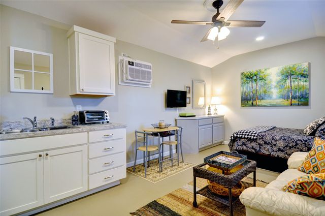 4933 Royal Drive, Fort Worth, TX 76116